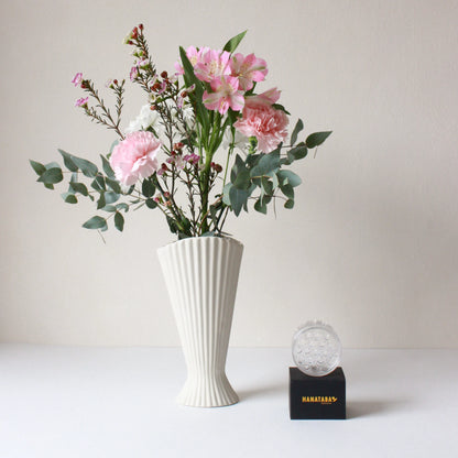 Exkluzivní set: váza Fountain Off White 23 cm + aranžovací kroužek Hanataba